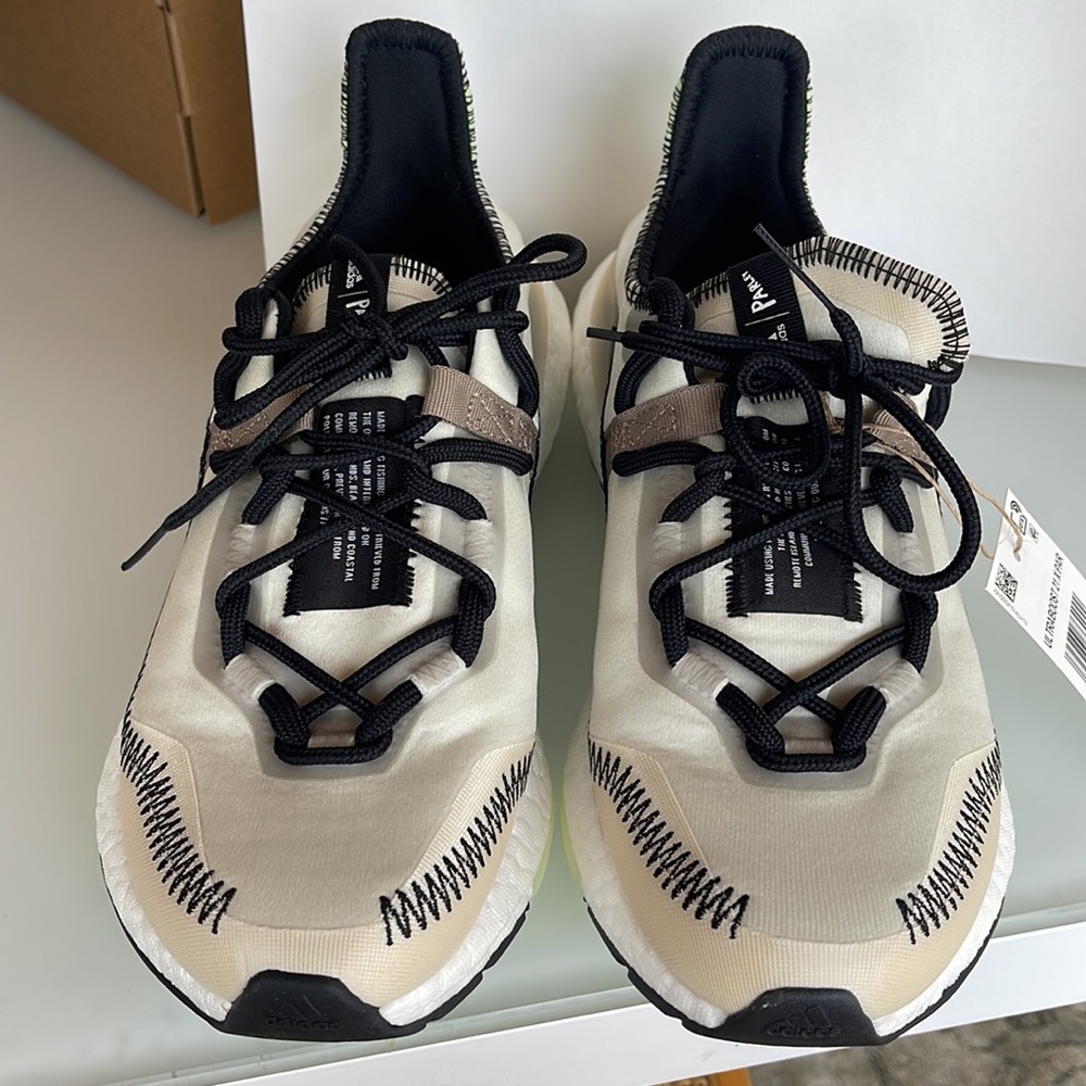 Adidas ultra boost 21 X Parley